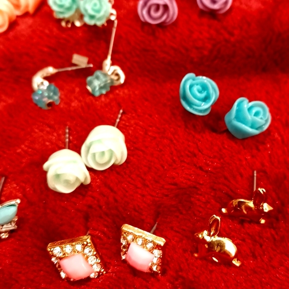 Earring Bundle - Picture 2 of 4